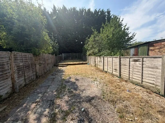Dunstable Road, Luton, Beds, photo 10