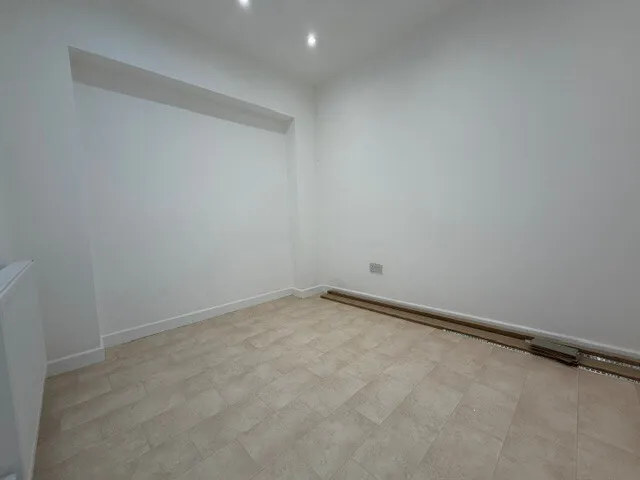 Dunstable Road, Luton, Beds, photo 13