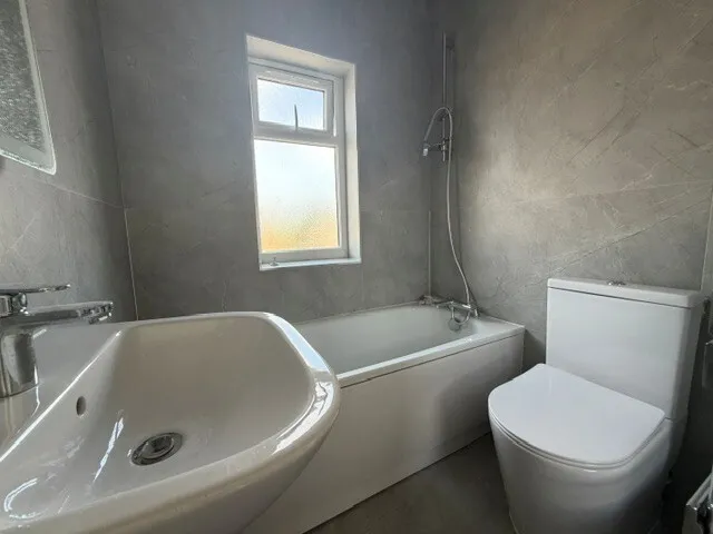 Dunstable Road, Luton, Beds, photo 4