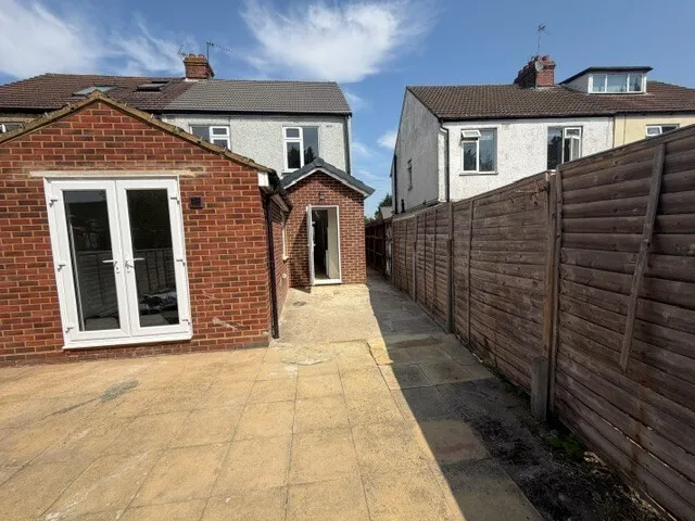Dunstable Road, Luton, Beds, photo 12