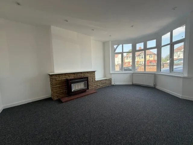 Dunstable Road, Luton, Beds, photo 9