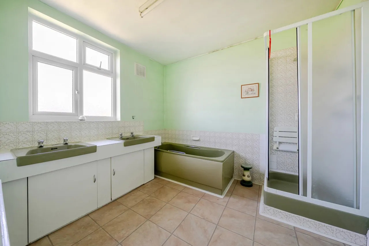 Callander Road, SE6, photo 9
