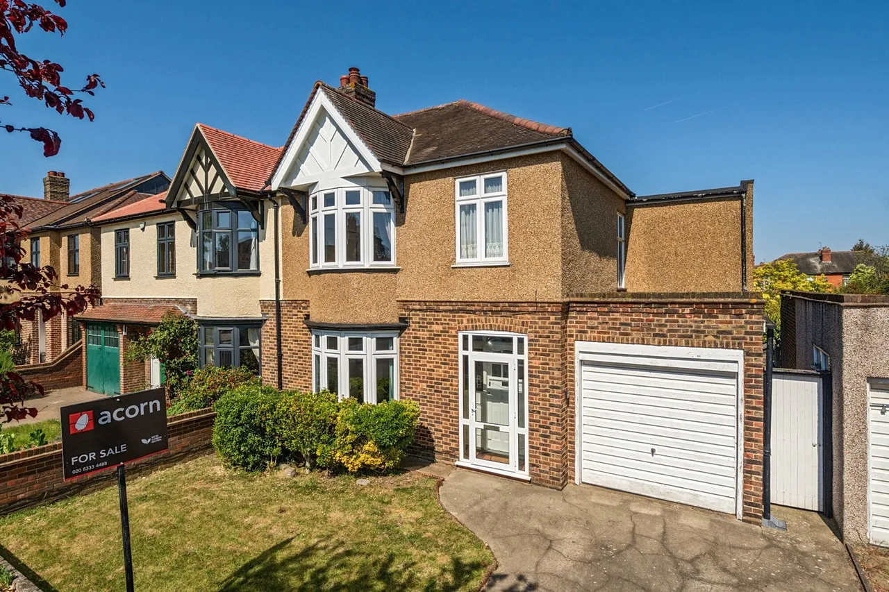 3 bed house for sale — Callander Road, SE6