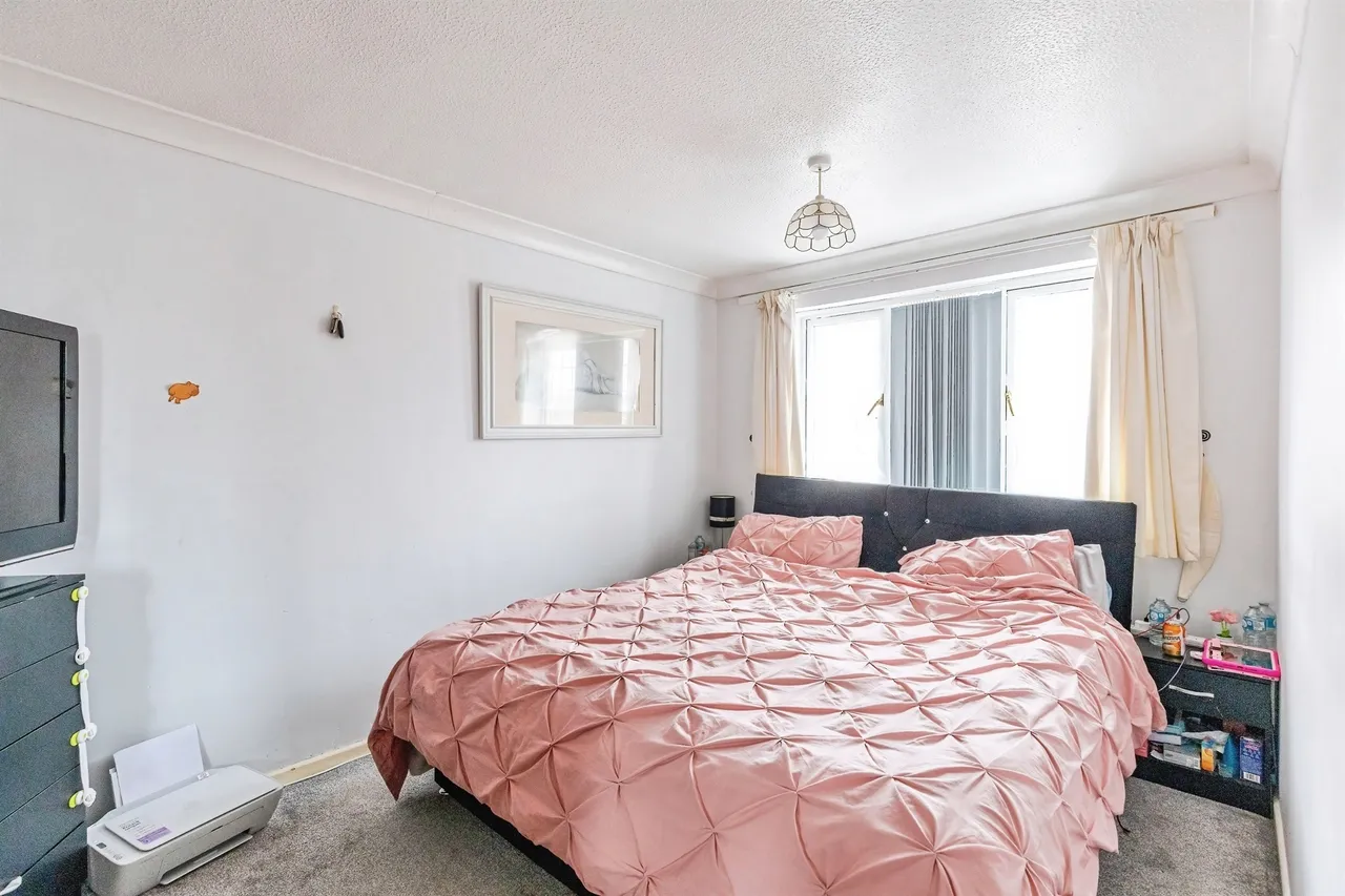 Tyne Close, Wellingborough, photo 11