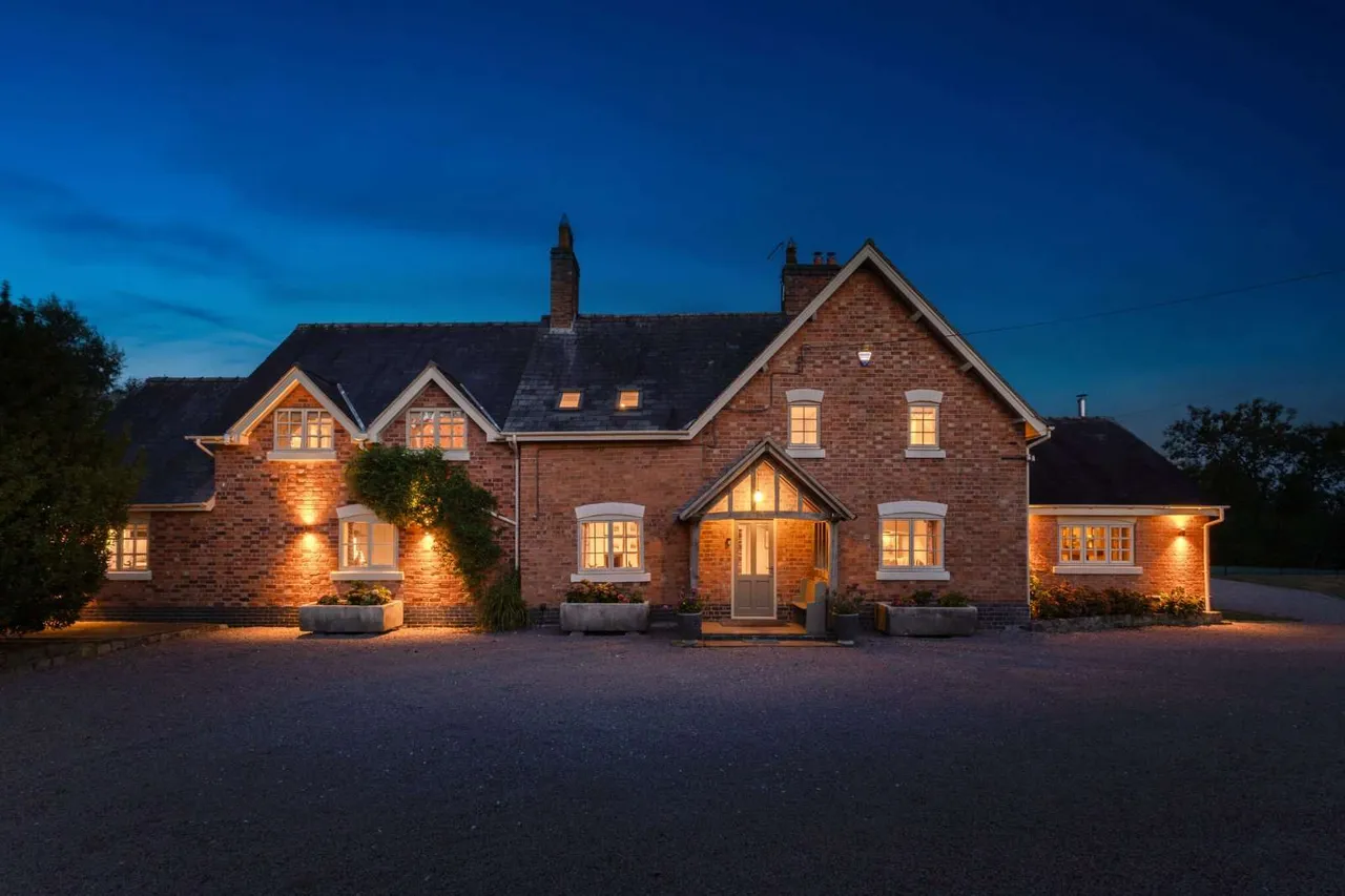 Lower Barnes, Malpas, Cheshire, SY14 7LB, photo 2