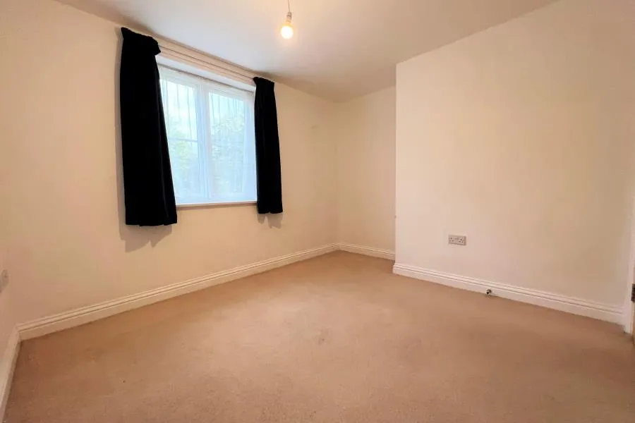 Katherine Court, Knaphill, GU21, photo 8