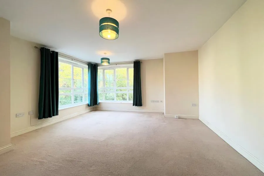 Katherine Court, Knaphill, GU21, photo 3