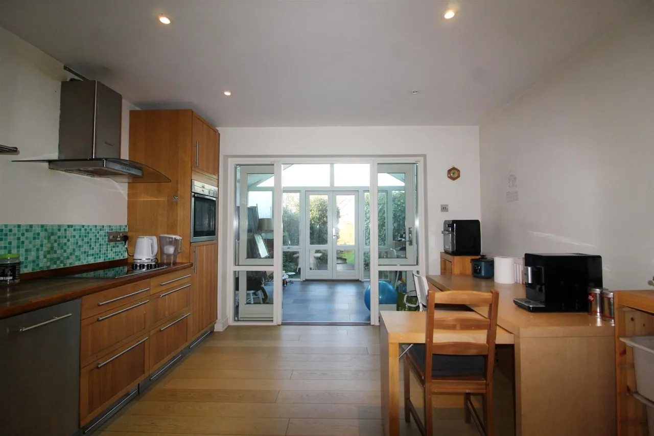 Calvert Road, High Barnet EN5 4HH, photo 15