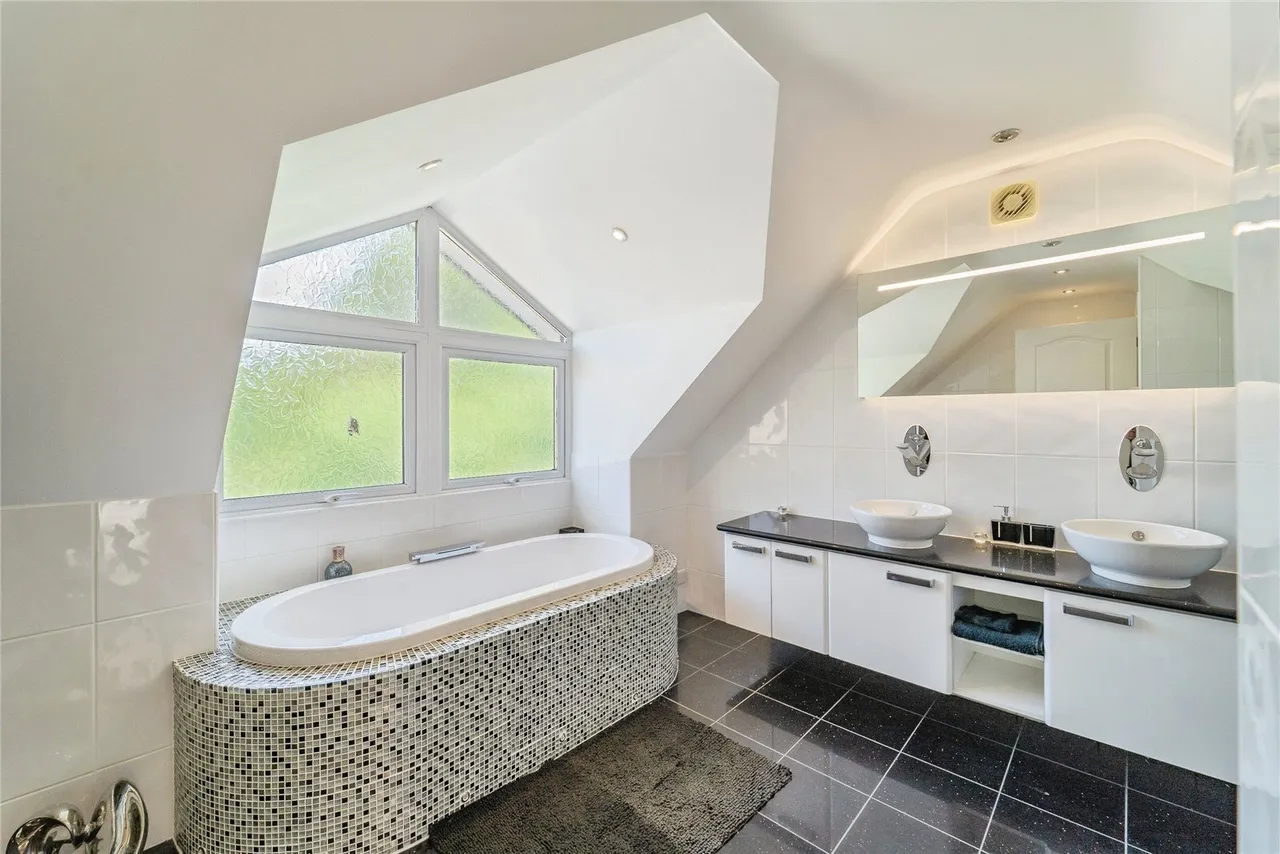 Saundersfoot, SA69, photo 14