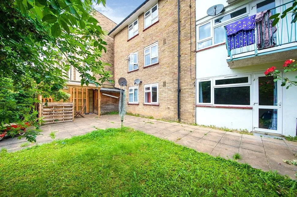 Paul Close, Stratford, London, E15, photo 9