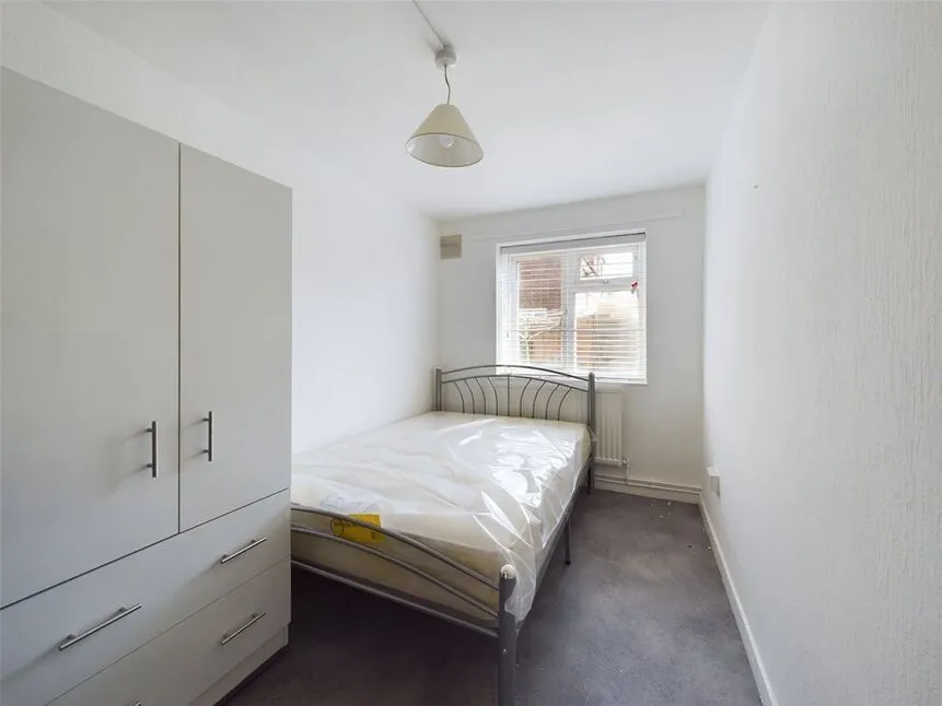 Paul Close, Stratford, London, E15, photo 2