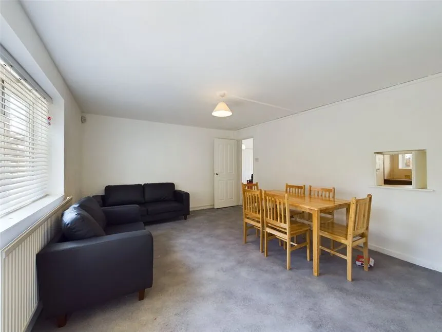 Paul Close, Stratford, London, E15, photo 3