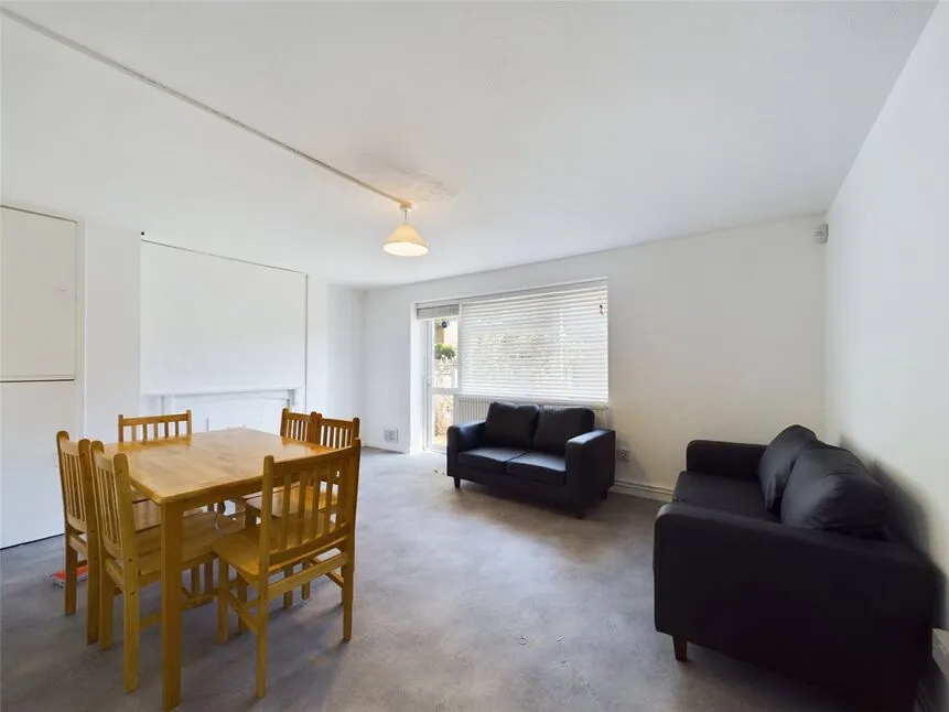 Paul Close, Stratford, London, E15, photo 4
