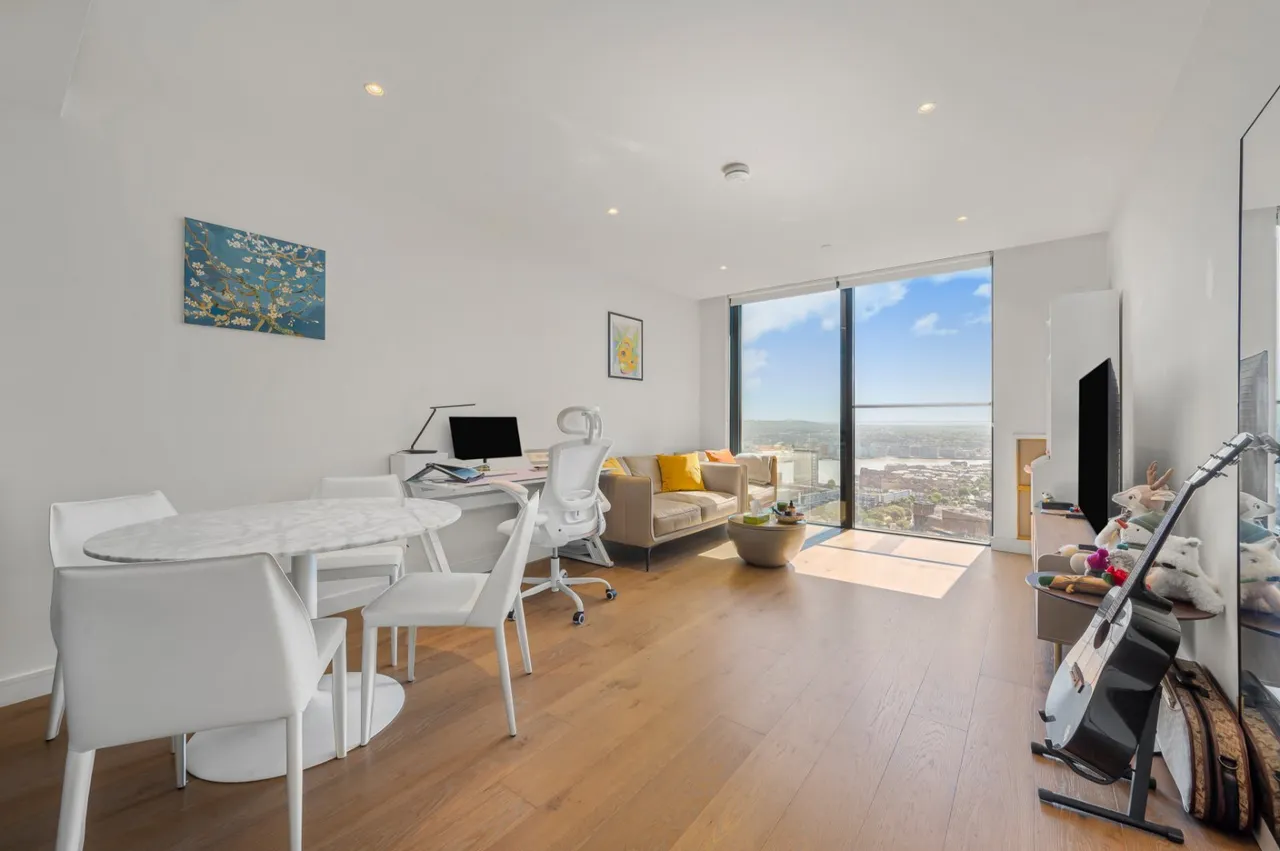 1 bed flat for sale, Marsh Wall, London, E14