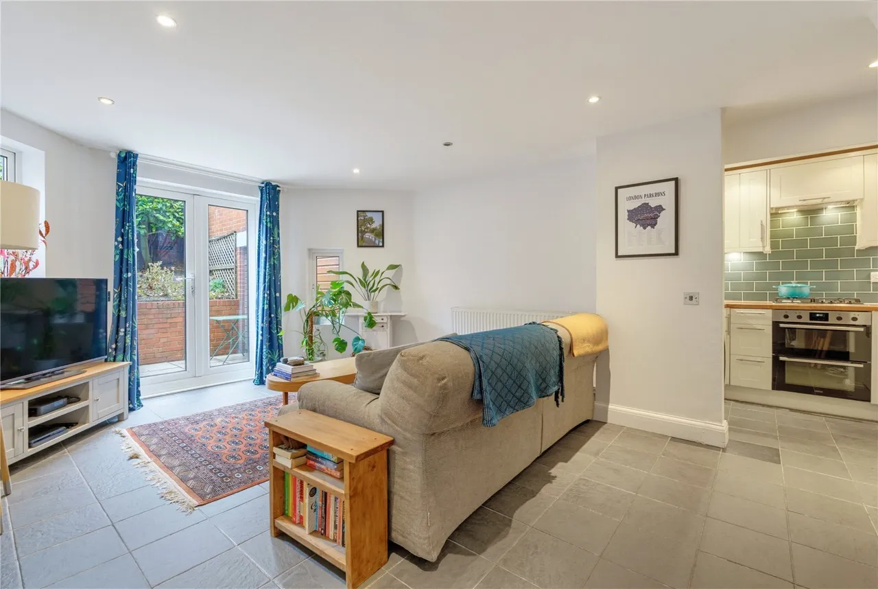 1 bed flat for sale, Trinity Road, London, SW17