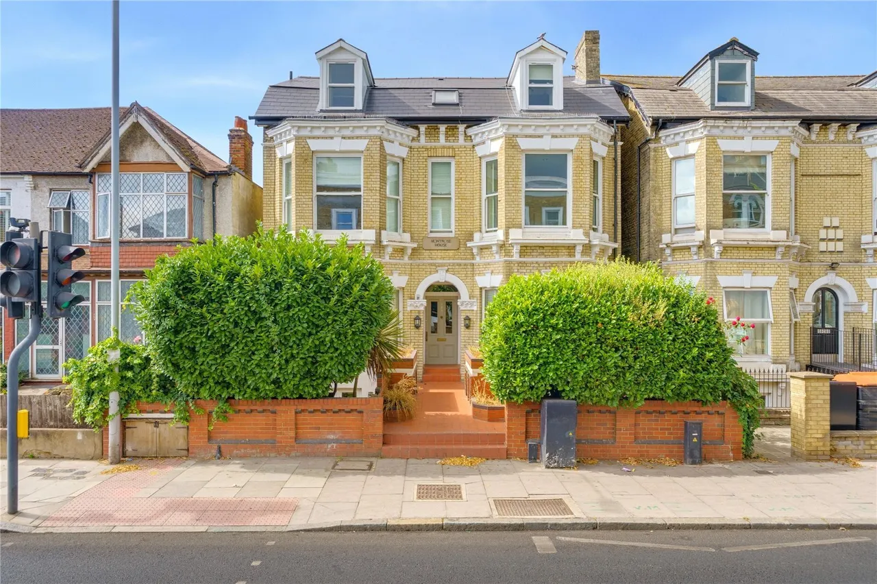 Trinity Road, London, SW17, photo 6
