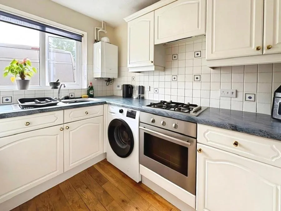 Pearson Close, Aylesbury, HP19, photo 4