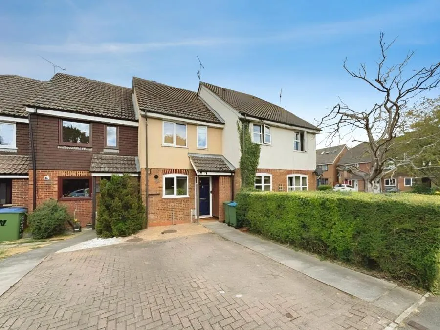 2 bed house for sale, Pearson Close, Aylesbury, HP19