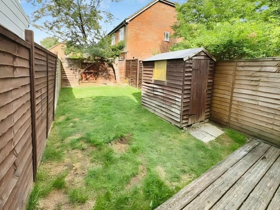 Pearson Close, Aylesbury, HP19, photo 10
