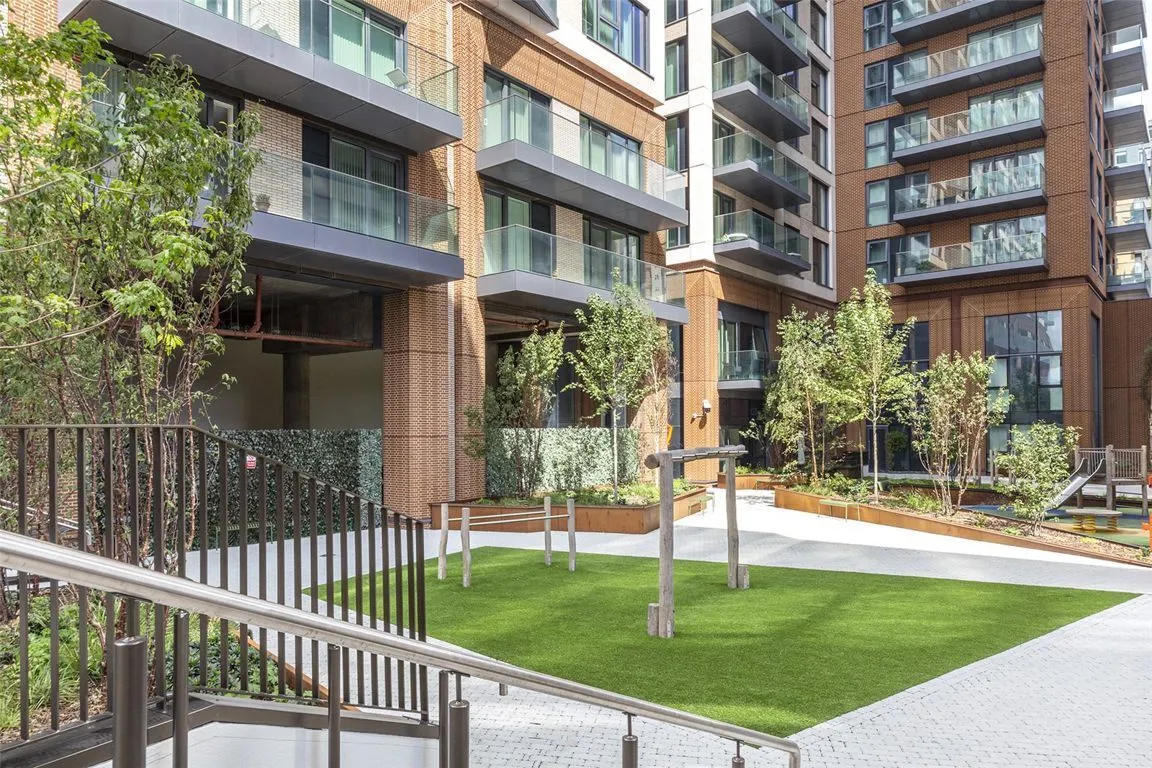 Portal Way, North Acton, photo 16