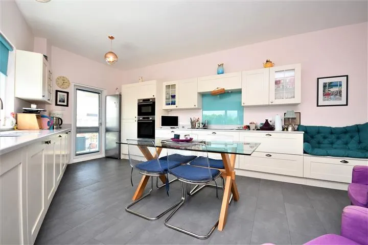 The Penthouse, 49 Fairfield Park, Ayr, KA7 2AU, photo 8