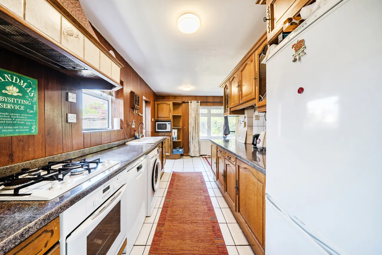 Normans Close, Uxbridge, UB8, photo 5