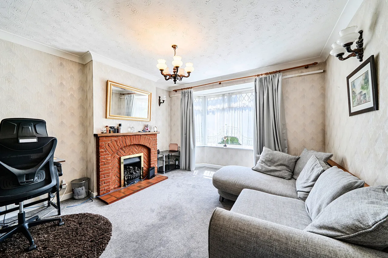 Normans Close, Uxbridge, UB8, photo 2
