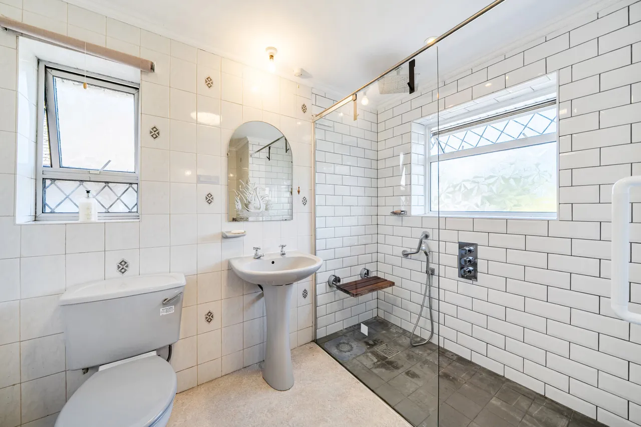 Normans Close, Uxbridge, UB8, photo 9