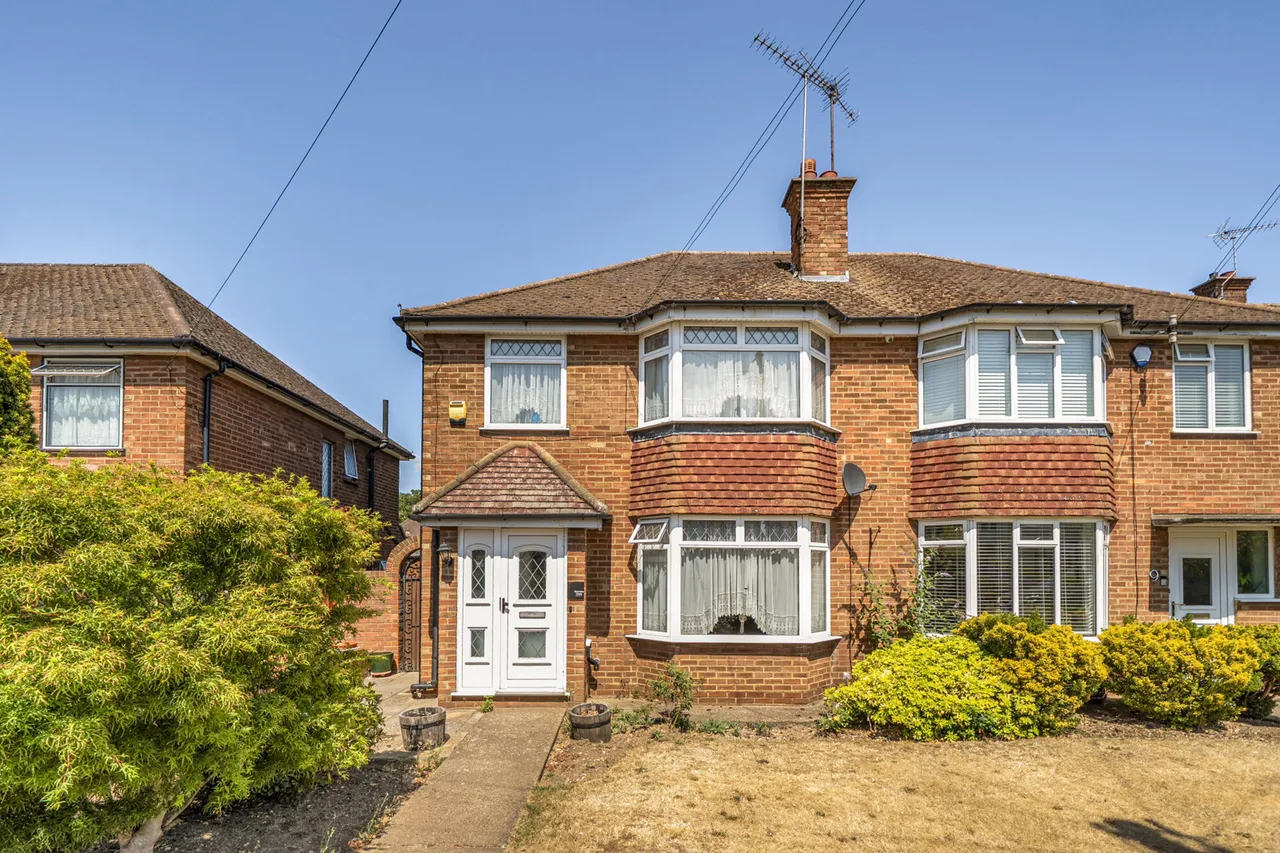 3 bed house for sale, Normans Close, Uxbridge, UB8