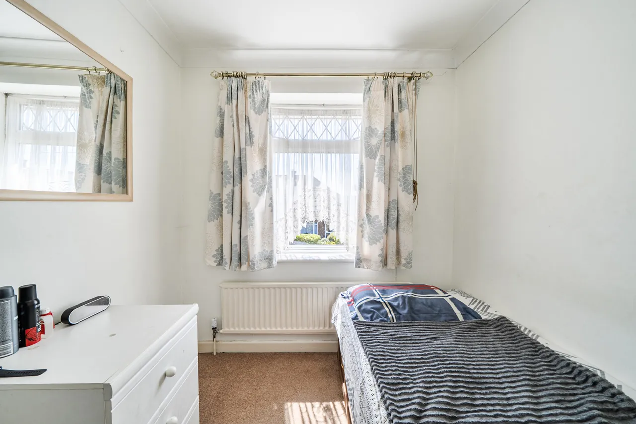Normans Close, Uxbridge, UB8, photo 8