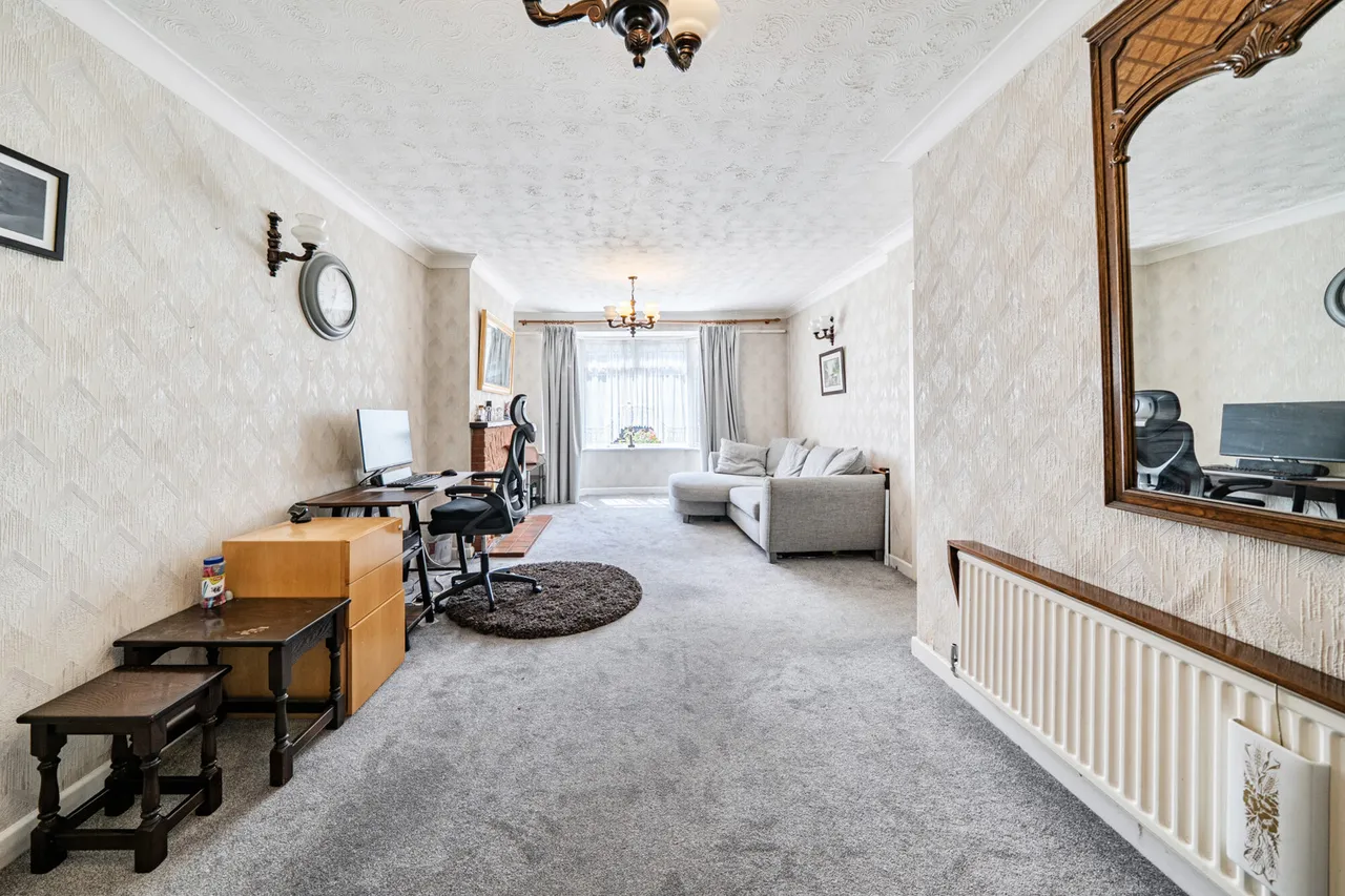 Normans Close, Uxbridge, UB8, photo 3