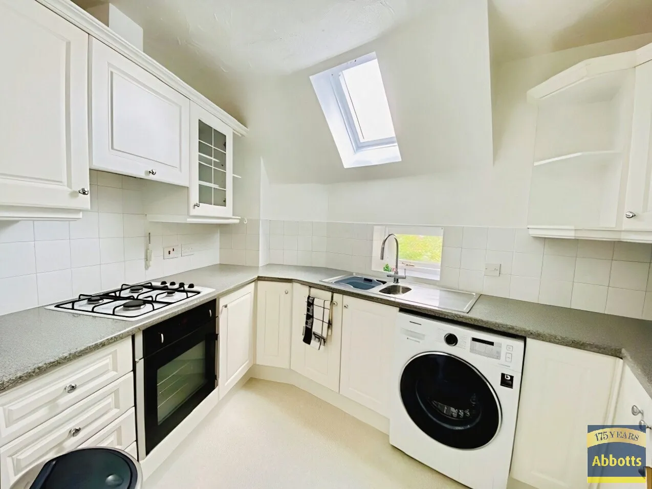 2 bed flat to rent — Ash Way, Colchester