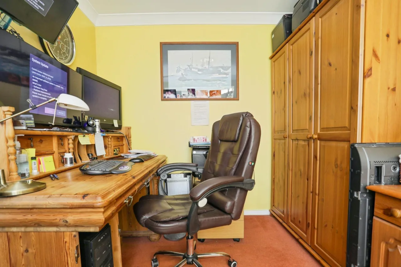 Ickworth Crescent, Ipswich, IP4, photo 11