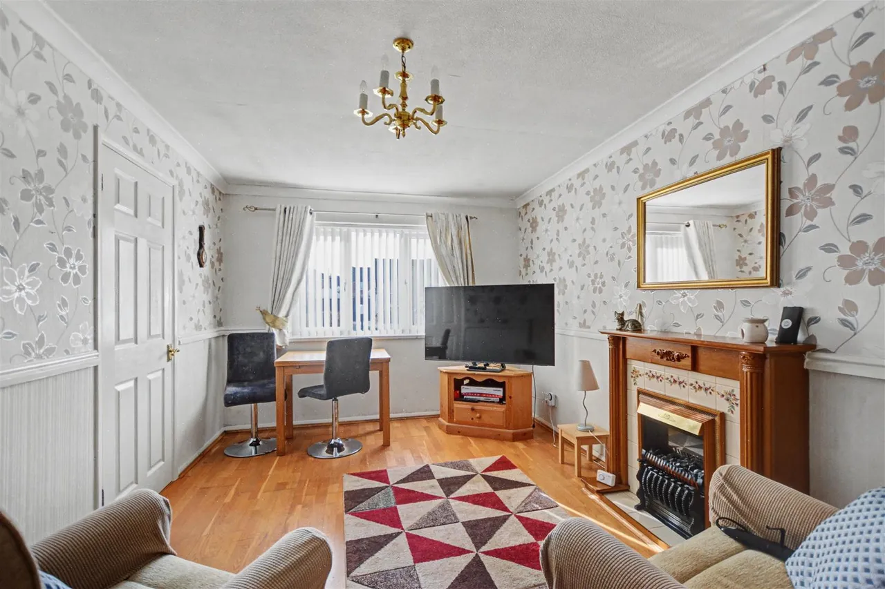 High Croft Close, Long Eaton, NG10, photo 2