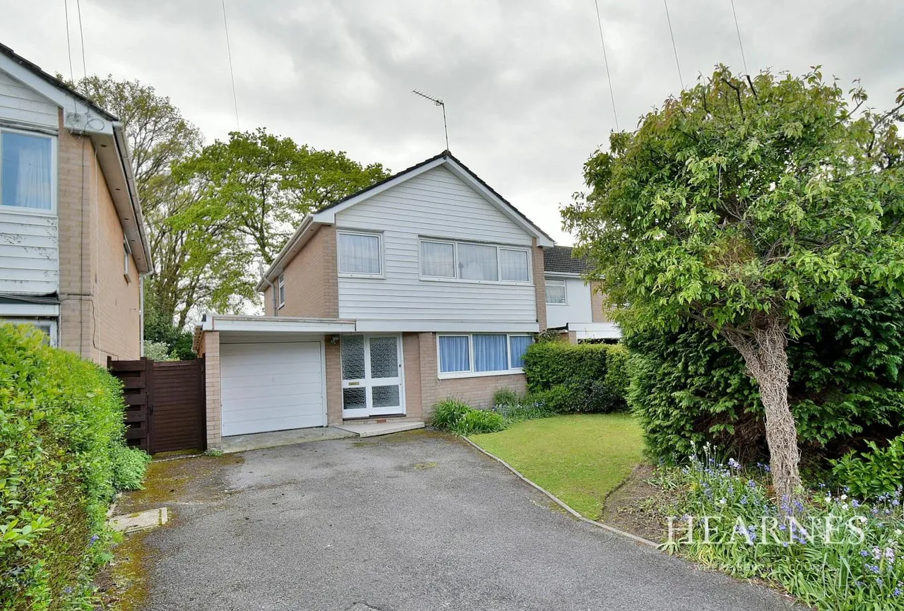 4 bed house for sale, Sherwood Avenue, BH22