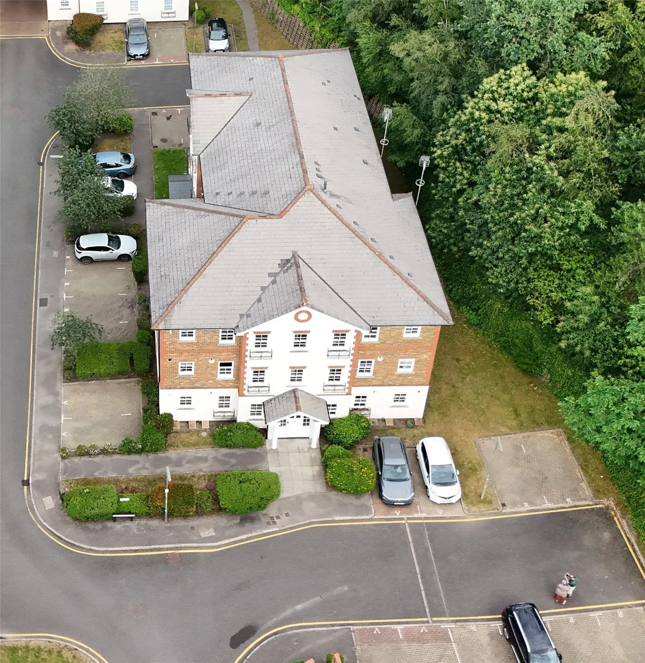 2 bed flat for sale, Markham Court, Camberley, GU15
