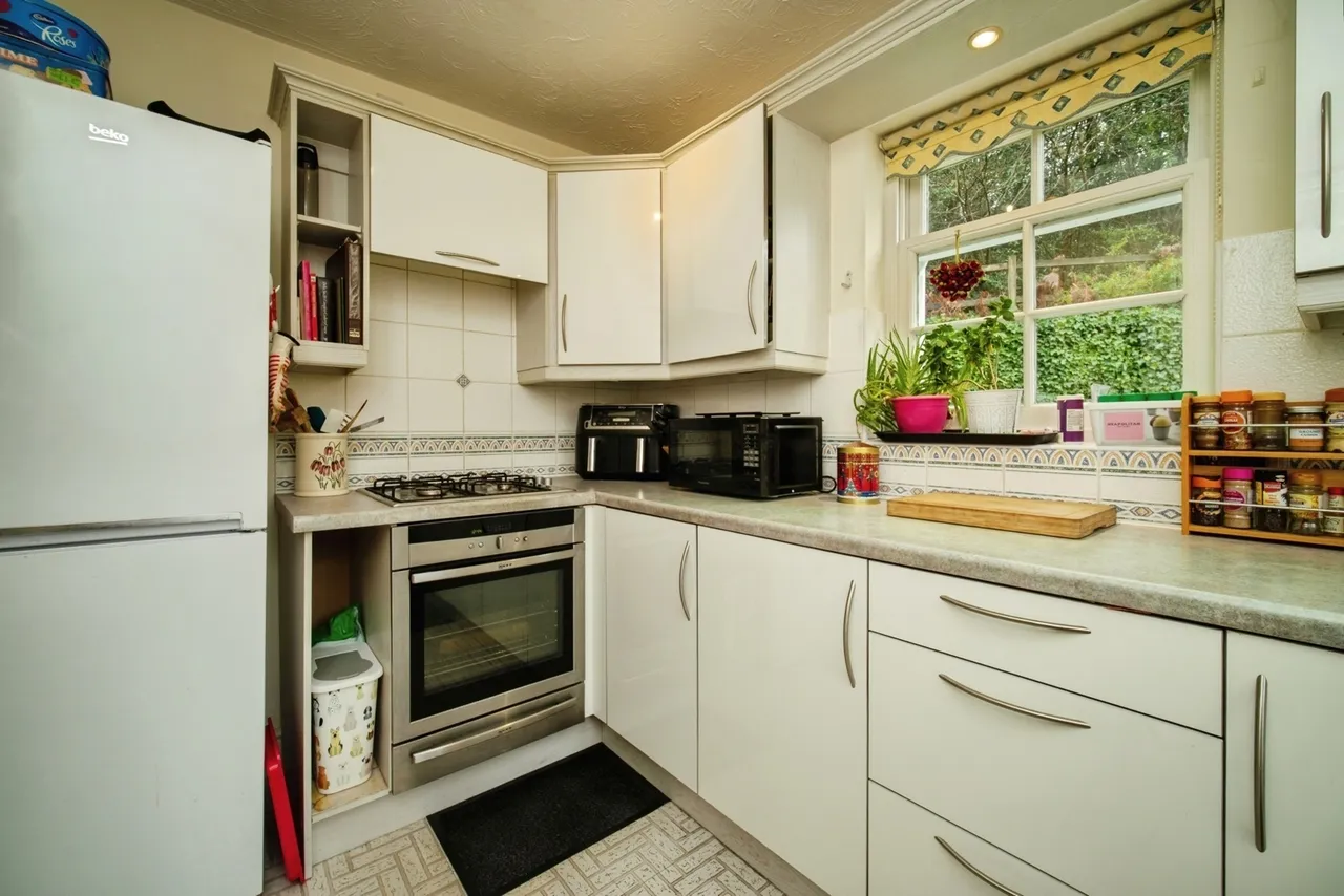 Markham Court, Camberley, GU15, photo 5