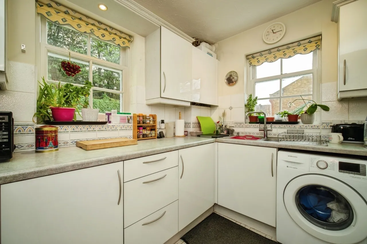 Markham Court, Camberley, GU15, photo 4