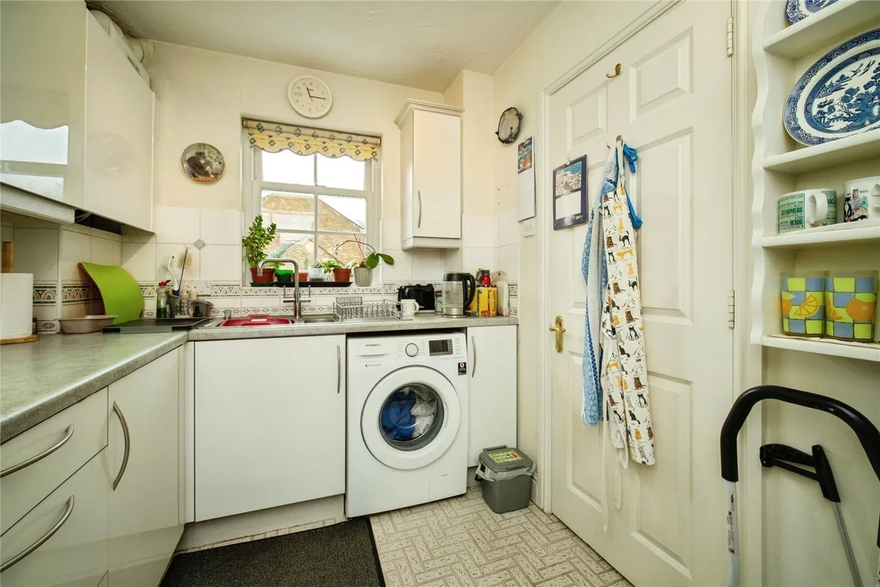 Markham Court, Camberley, GU15, photo 13