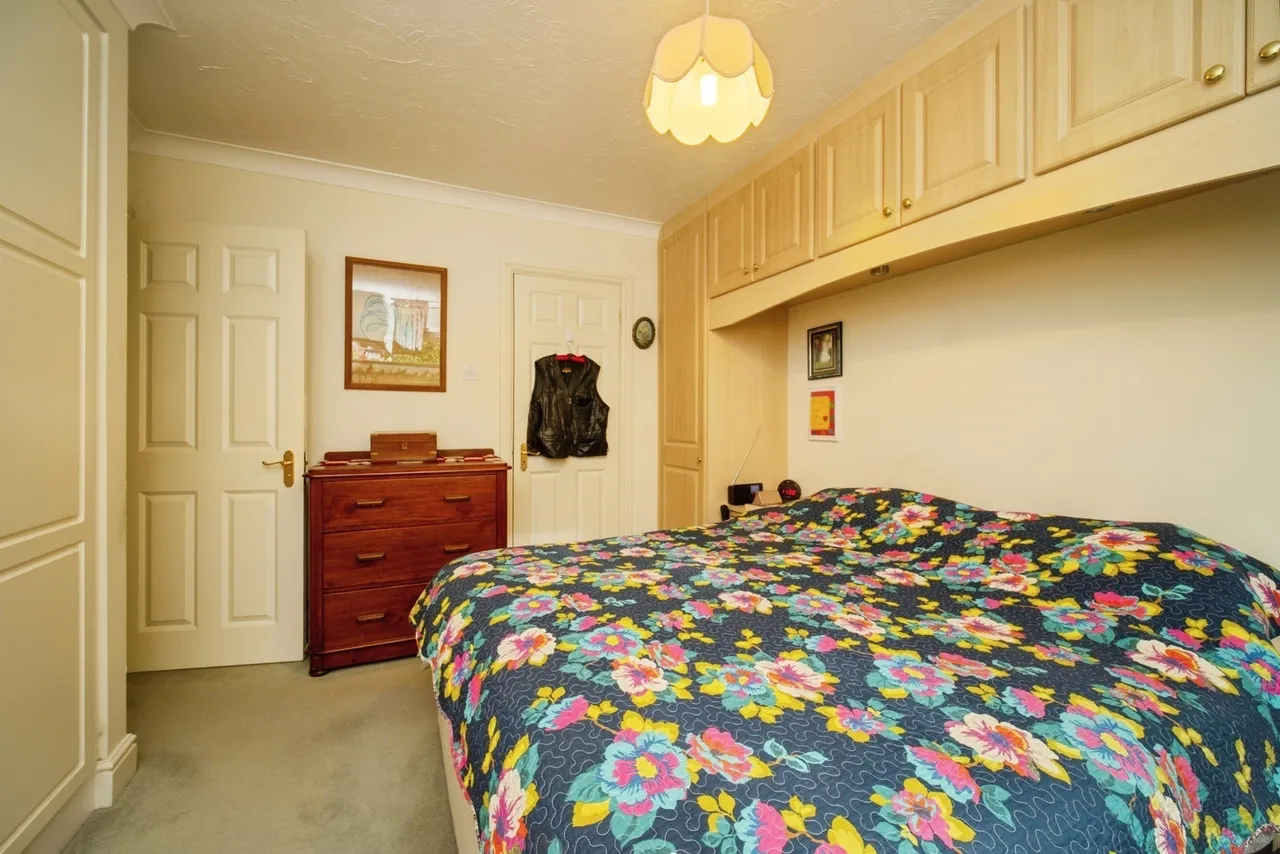 Markham Court, Camberley, GU15, photo 11