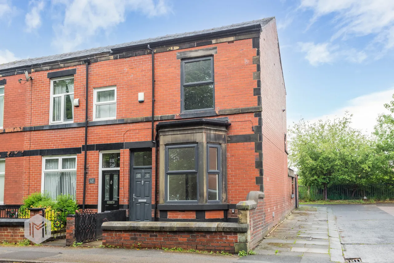 2 bed house for sale — Huntley Mount Road, Bury, BL9 6JA