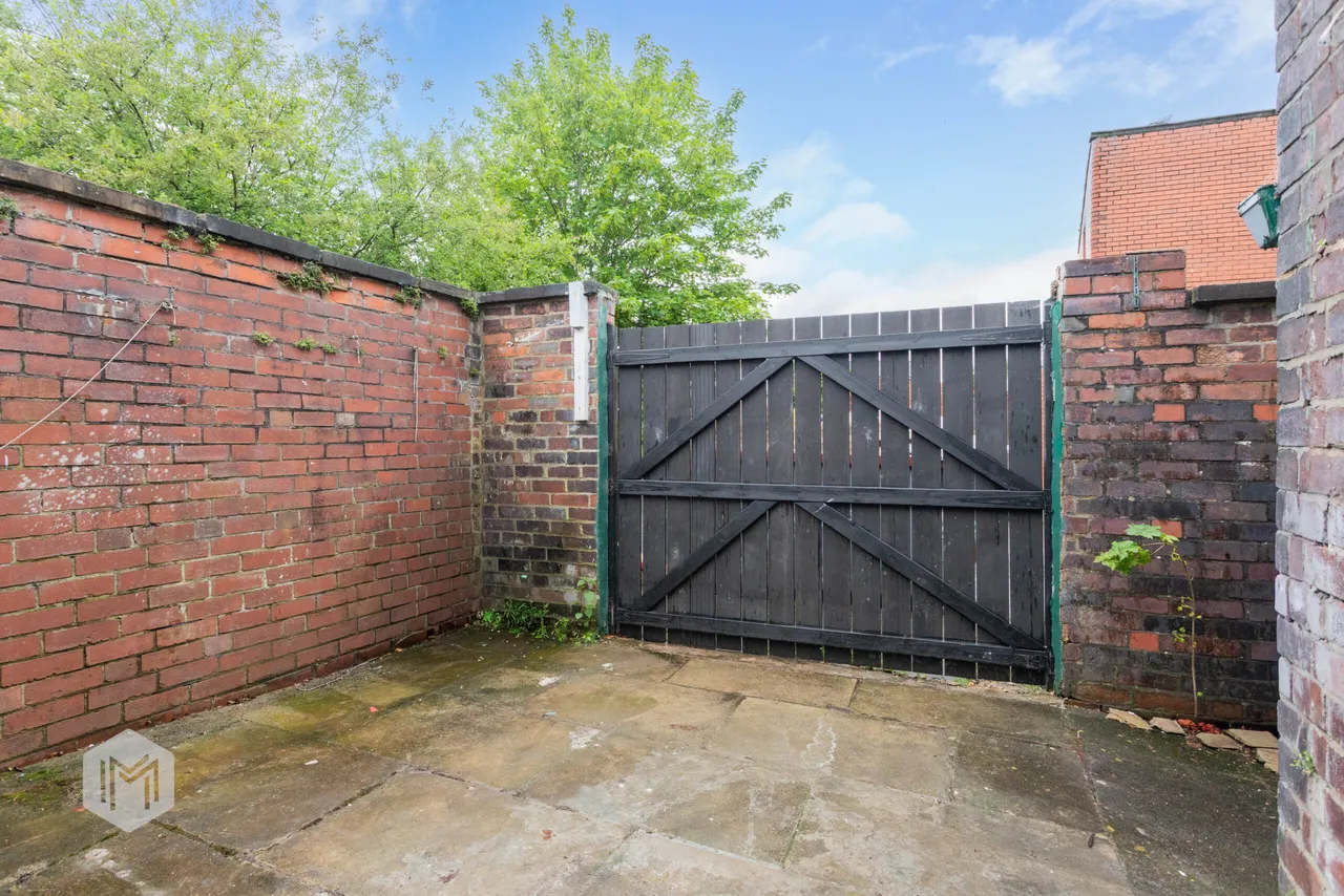 Huntley Mount Road, Bury, BL9 6JA, photo 6