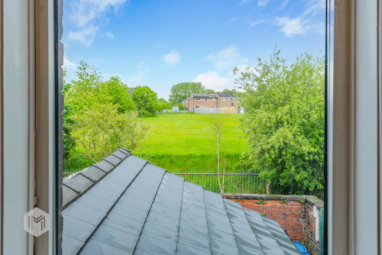 Huntley Mount Road, Bury, BL9 6JA, photo 5