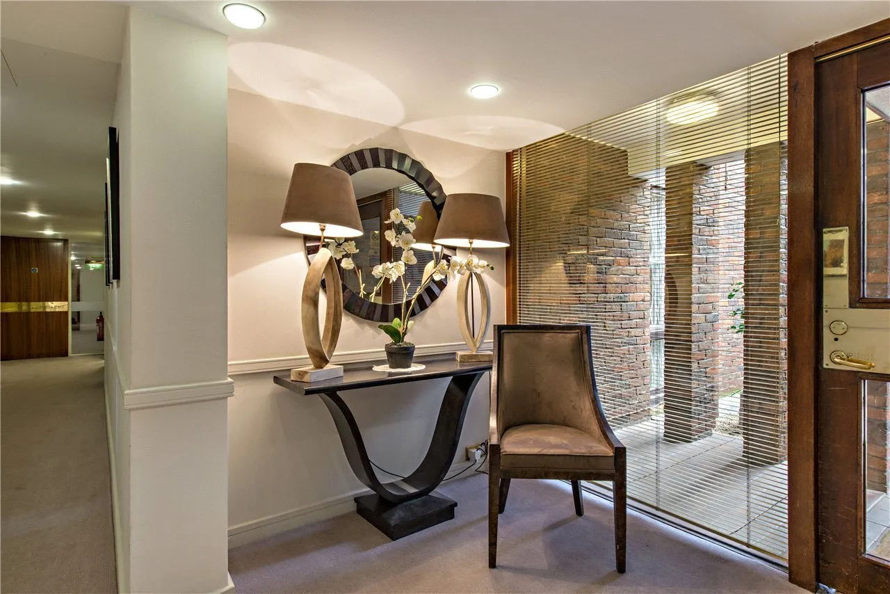 Palmerston House, 60 Kensington Place, London, W8, photo 4