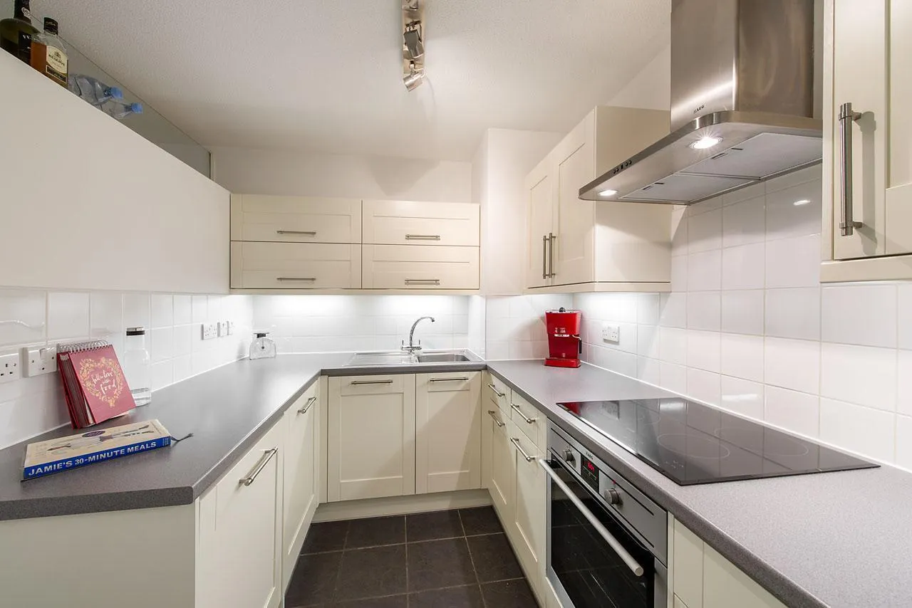 Palmerston House, 60 Kensington Place, London, W8, photo 3