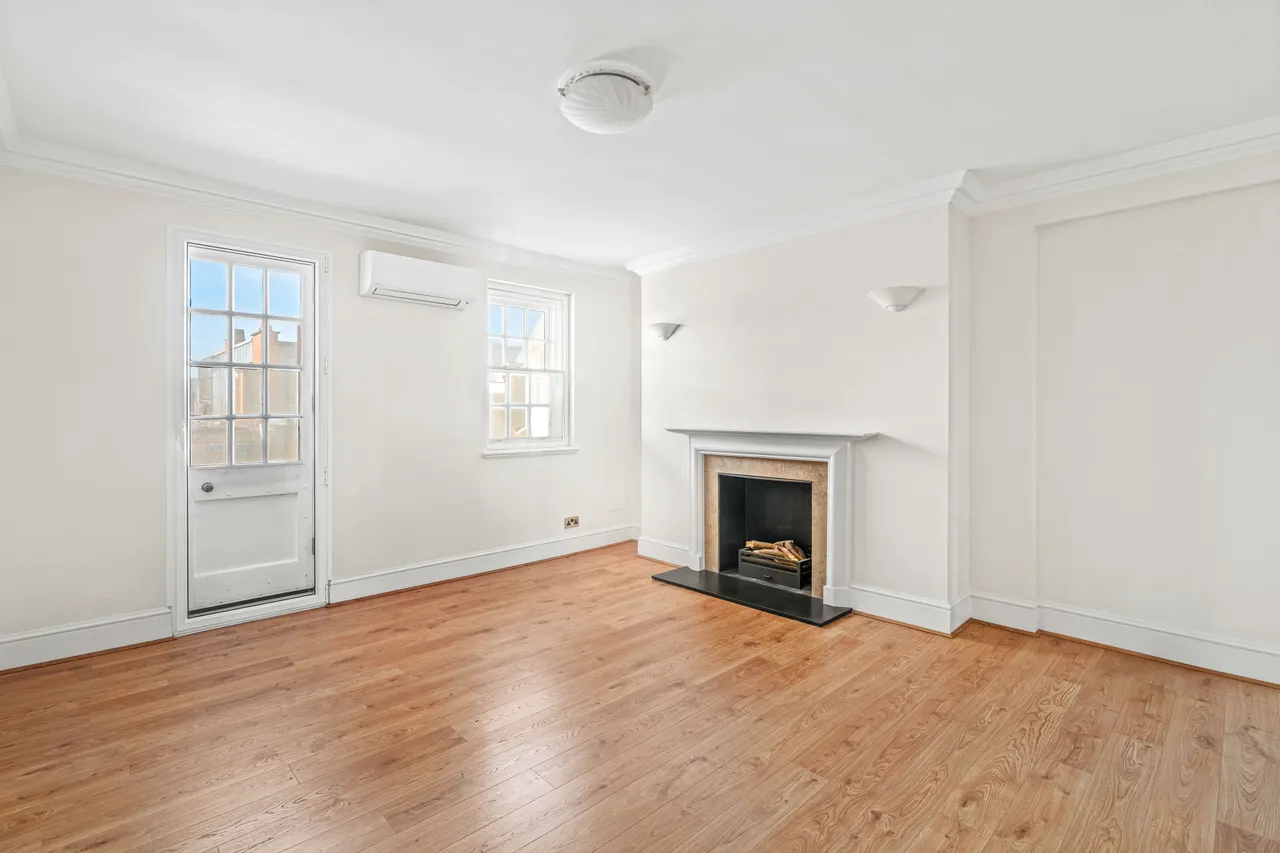 4 bed flat for sale — Audley House, North Audley Street, Mayfair, London