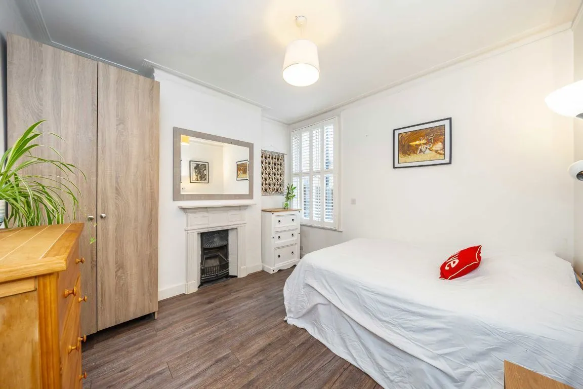 Fieldhouse Road, SW12, photo 4