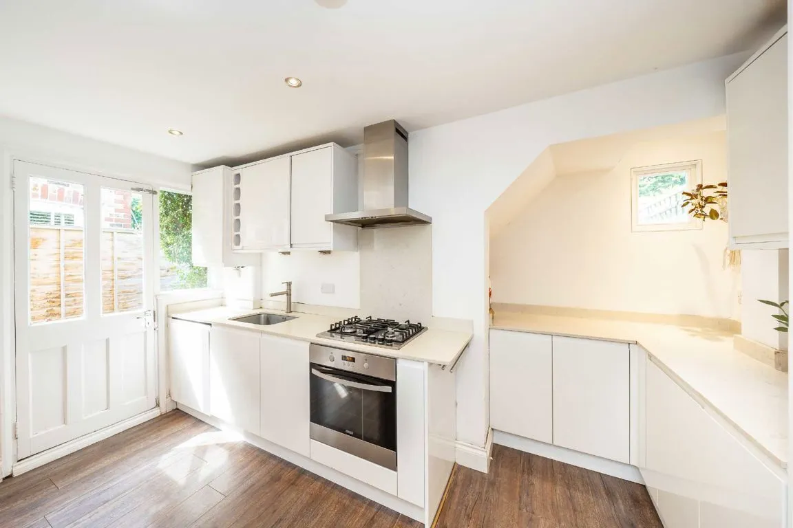 Fieldhouse Road, SW12, photo 5