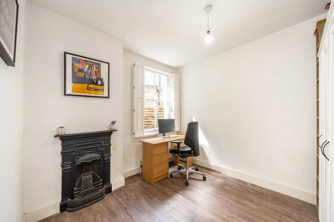 Fieldhouse Road, SW12, photo 6