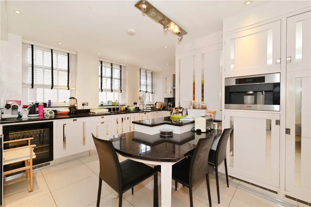 Portman Square, Marylebone, W1H, photo 10